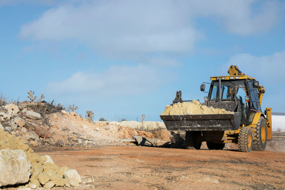 heavy-excavator-digging-day-light (1) (1)