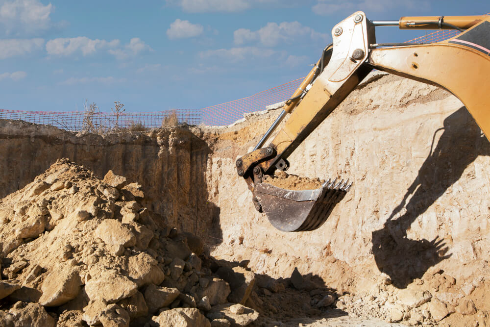 heavy-excavator-digging-day-light (2)